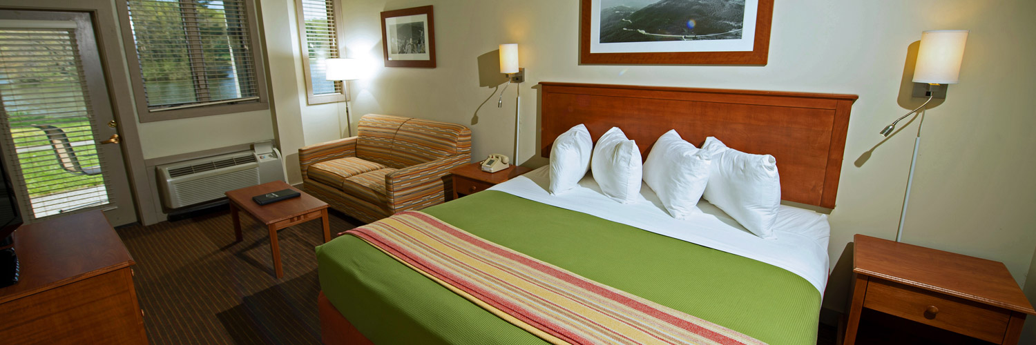 Peaks of Otter accessible guestroom