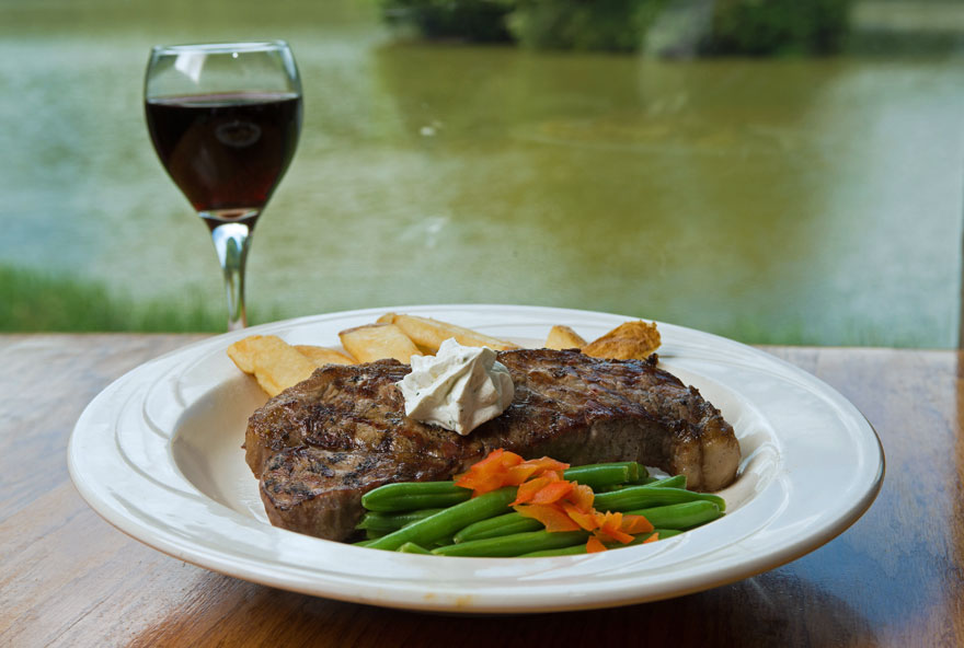 Dining at Peaks of Otter Lodge