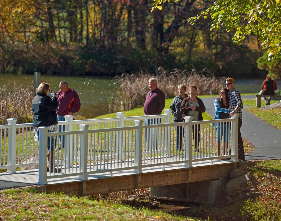 Group tours at Peaks of Otter Lodge